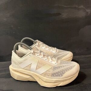 New Balance FuelCell Rebel V4 Shoes Womens Size 8 White Running Sneaker